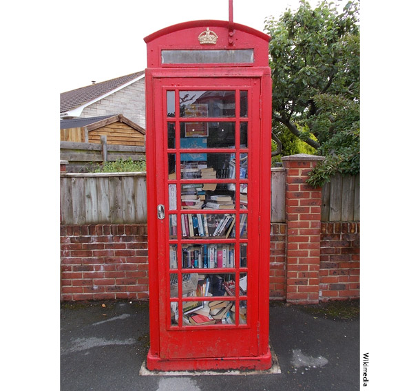 簡易図書館になったウェールズの赤電話ボックス